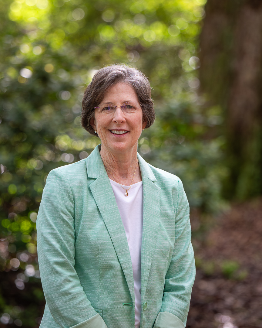 Ms. Julie Plummer