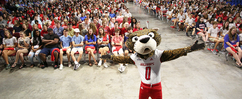 Southpaw in front of incoming freshman in Mitchell Center